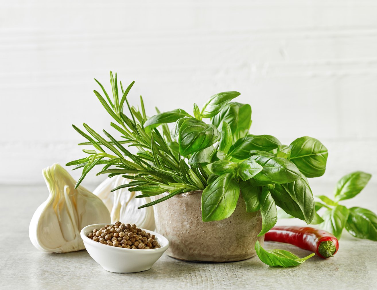 herbs_AdobeStock_111959675-1